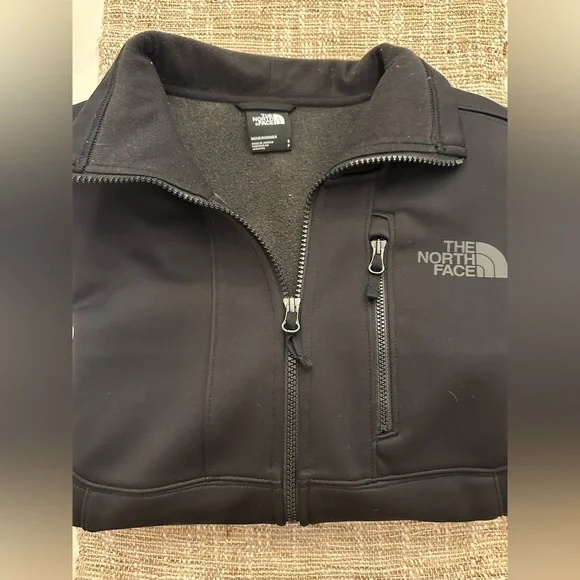 North Face Performance Jacket
Mens S - Picture 2 of 4
